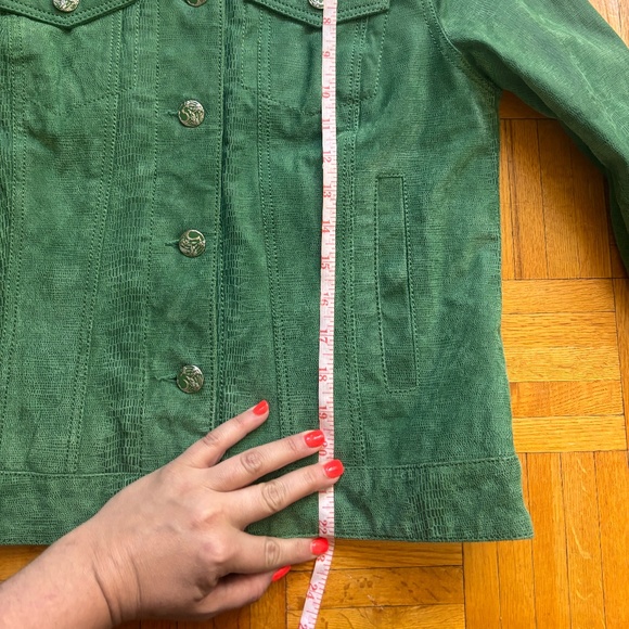 green suede jacket - snake looking material Kelly green looking for best offer - Picture 1 of 6